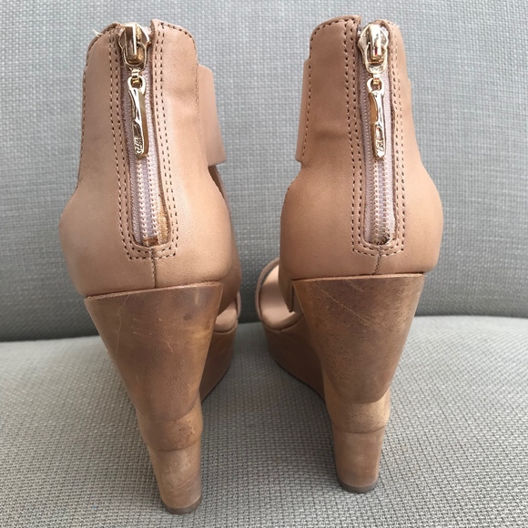 DVF Tan Platform Wedge - Picture 4 of 6